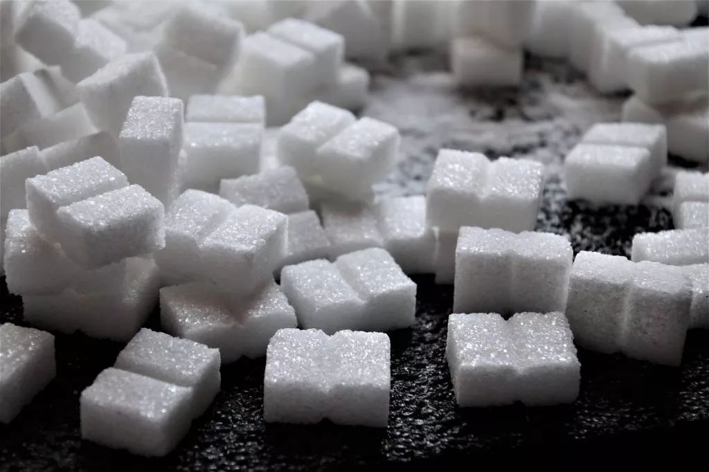 cuánta azúcar hay en refrescos